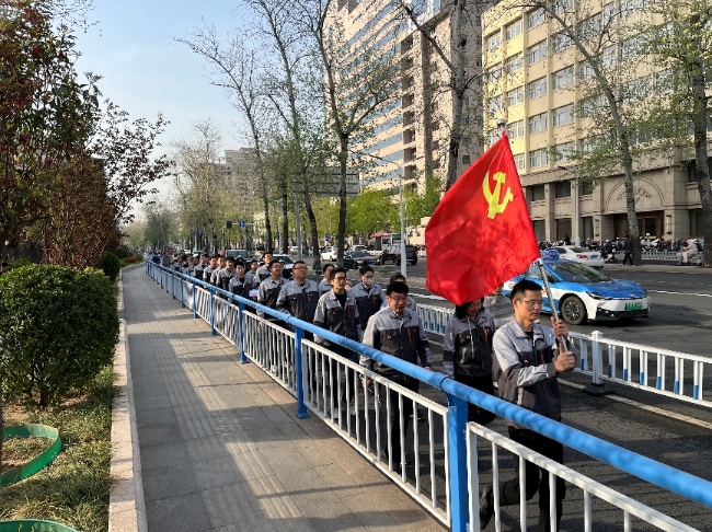 【清明祭英烈，初心永傳承】-支部書記帶隊(duì)步行前往烈士陵園(2025.4.3)