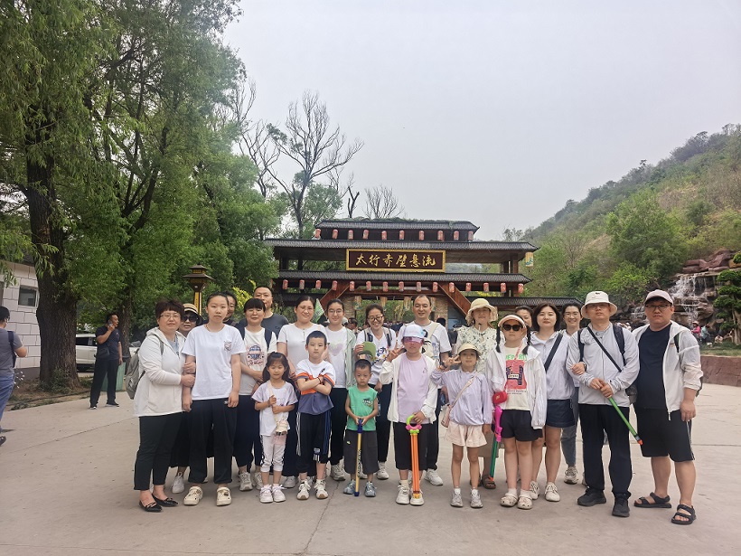 赤壁懸流激蕩夏日豪情，同心同行共繪團(tuán)隊(duì)華章